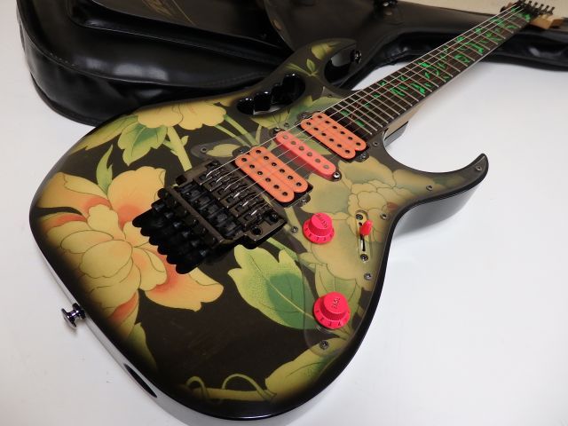 【割引通販】D055M083●Ibanez アイバニーズ JEM-77 Steve Vai 花柄 エレキギター アイバニーズ